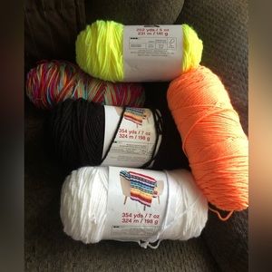 💥💥3/$15💥💥. 5 bundles of yarn. As shown